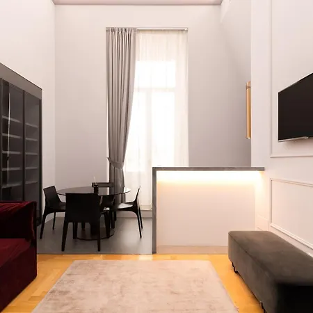 Limehome Lecce Palazzo Bn Exterior photo