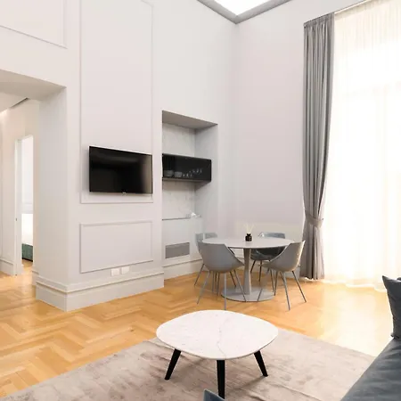 Limehome Lecce Palazzo Bn Exterior photo