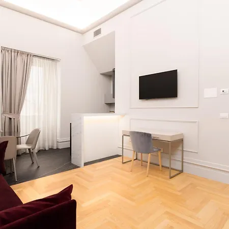 Limehome Lecce Palazzo Bn Exterior photo